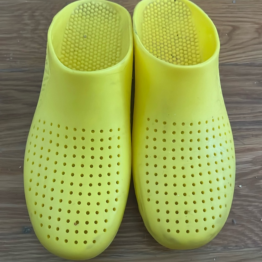 Calzuro clogs with ventilation holes - UNISEX